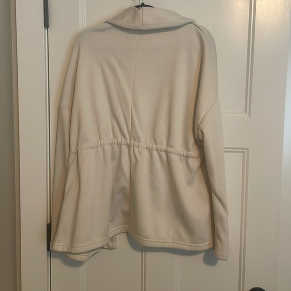 Fabletics sweatshirt material jacket. Size large. EUC - Picture 6 of 6